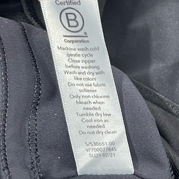 Athleta Run With It 3.5" Short in Black Lined XL Gym Train Activewear 530651 - Picture 10 of 13